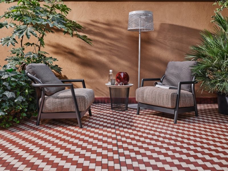 I migliori divani e sedute per esterno: goditi l’estate del 2023 con stile e comfort